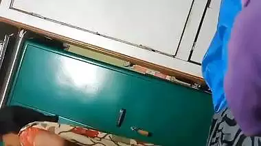 Hot mom dress change boobs show viral topless clip