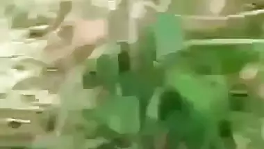 Guy fucks his 18-year-old GF’s pussy in Indian outdoor sex