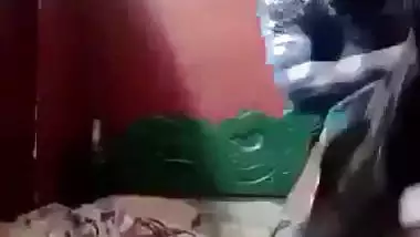 Wild man fucks wife’s mouth and pussy in the desi xxx clip