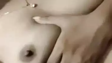 Innocent girl big boobs showing on video call