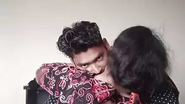 HD sex MMS of a pervert making his GF nude to fuck