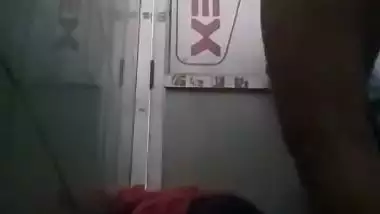 Indian lovers toilet sex porn video