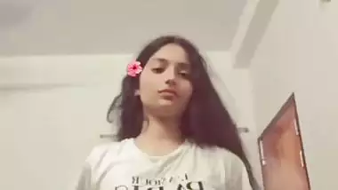 Cute girlfriend exposing nude big boobs viral selfie