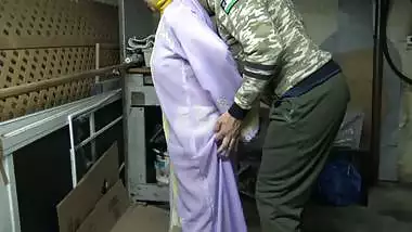 ???? Iraqi Milf Cheating With Canadian Soldier
