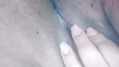 Kolkata girl licking boobs and fingering horny pussy