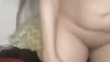 Sexiest Indian lady nude on video call to impress client