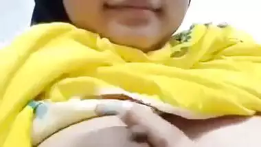 Hijab girl showing tits like juicy big round melons