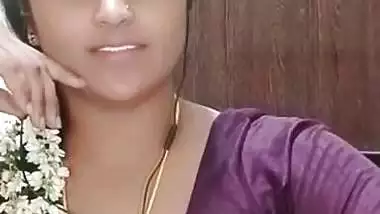 Telugu Chamet girl shows big laddoos on live chat